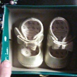 Baby shoes new gold glitter in color